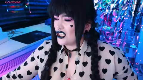 Snapshot of wickedxqueen chatting on 02.23.25 Laura online show from 02.23.25