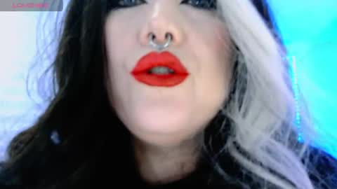 Snapshot of wickedxqueen chatting on 04.01.26 Laura online show from 04.01.26