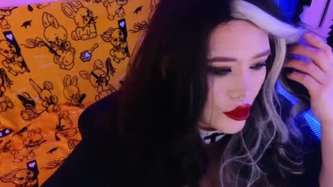 Laura  online show from 06.09.26