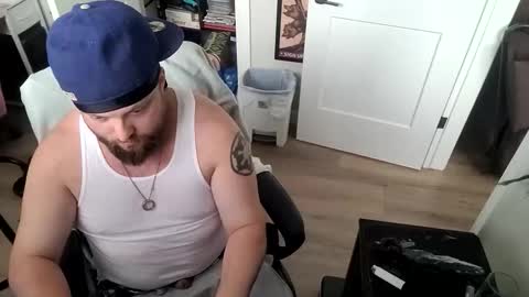 WiggaInAWifebeater online show from 10.11.25