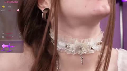 Snapshot of wilder_weinn chatting on 11.29.25 .. alice .. online show from 11.29.25