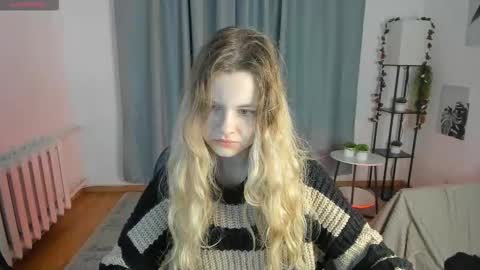 Snapshot of wildopal chatting on 11.15.25 Mila 3 online show from 11.15.25