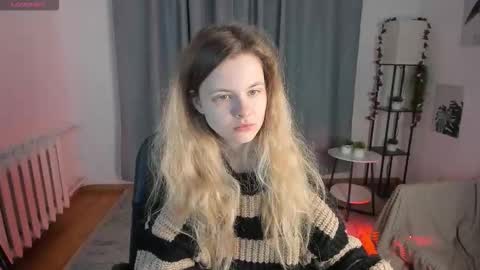 Snapshot of wildopal chatting on 11.22.25 Mila 3 online show from 11.22.25