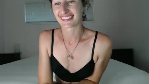 WildRose L - check my Pinned tweet if you dont see me online within 5 minutes after Ive sent email notifications online show from 09.18.25