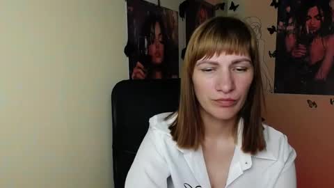 Snapshot of wildsoul8 chatting on 06.19.26 Rosalinda online show from 06.19.26
