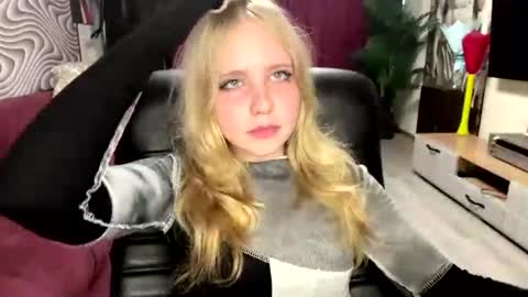 Anny online show from 06.19.26
