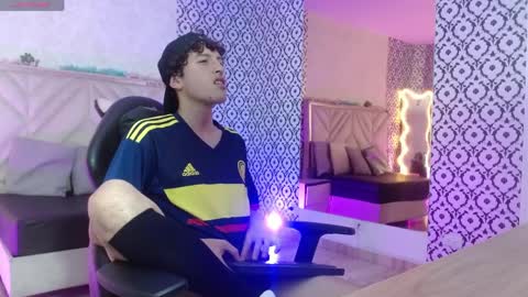 Snapshot of will_tay1 chatting on 04.07.26 WILL online show from 04.07.26