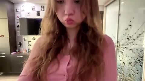 Olivia online show from 04.16.26