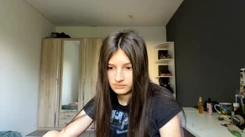 Snapshot of williemaemeachem chatting on 07.30.26 Mari online show from 07.30.26