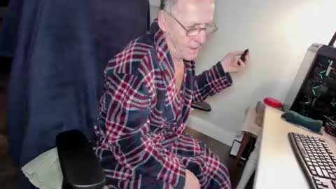 Snapshot of willyskynn chatting on 07.18.26 WillySkynn online show from 07.18.26