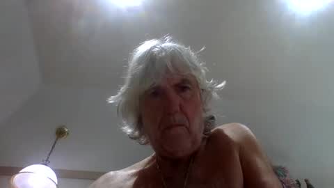 Snapshot of winedog2020 chatting on 03.02.26 Gundja Man online show from 03.02.26