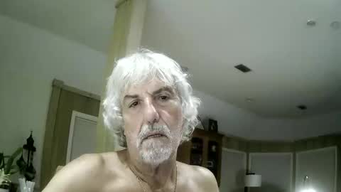 Snapshot of winedog2020 chatting on 05.28.26 Gundja Man online show from 05.28.26