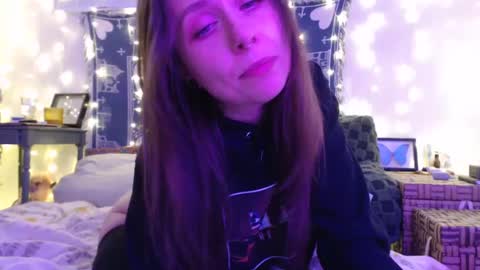 Snapshot of wingardiumleveveosa chatting on 12.07.24 Eevie online show from 12.07.24