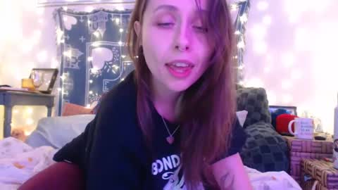 Snapshot of wingardiumleveveosa chatting on 12.09.24 Eevie online show from 12.09.24