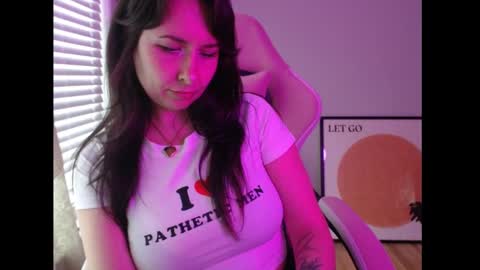 Snapshot of wingardiumleveveosa chatting on 09.08.25 Eevie online show from 09.08.25