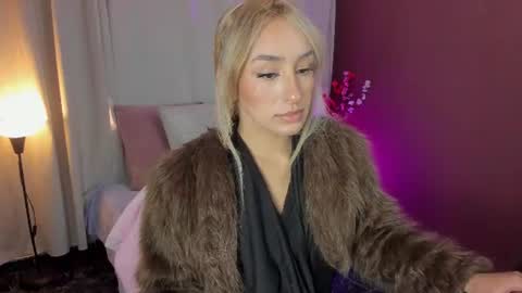 Snapshot of wini_fer chatting on 06.20.26 Wini Fer online show from 06.20.26