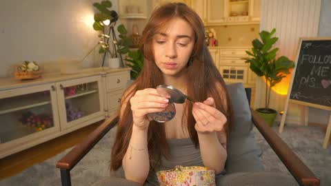 Snapshot of winnieriedesel chatting on 04.29.26 Lillian online show from 04.29.26