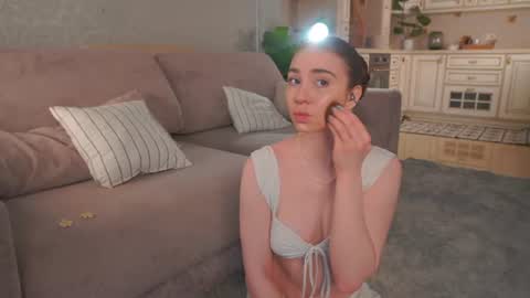Snapshot of winnieriedesel chatting on 06.13.26 Lillian online show from 06.13.26