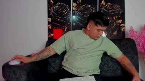 Snapshot of winy_hot chatting on 02.18.26 winy_hot online show from 02.18.26