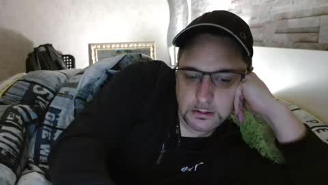 Snapshot of wirzwei8883 chatting on 01.01.25 Dirty online show from 01.01.25