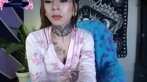 ig WitchDivinne online show from 02.16.26