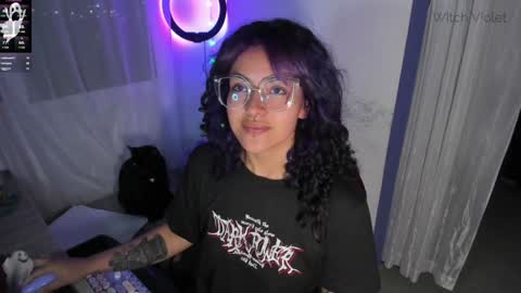     Luna Violeta  A r t i s t  online show from 01.22.25