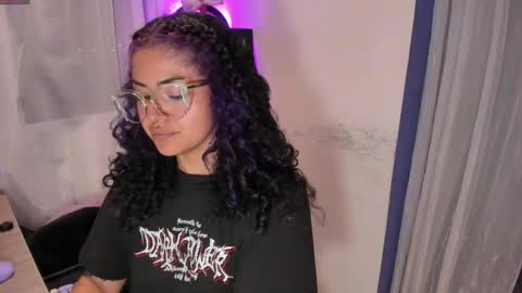     Luna Violeta  A r t i s t  online show from 02.13.25