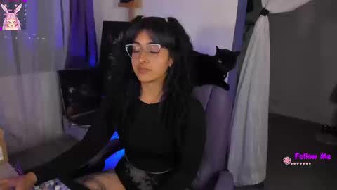     Luna Violeta  A r t i s t  online show from 09.13.25