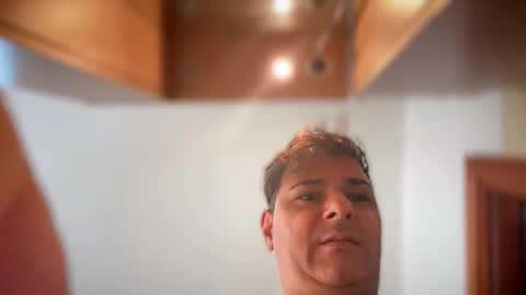 Snapshot of witebull83 chatting on 10.27.25 Witebull online show from 10.27.25