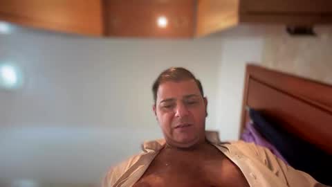 Snapshot of witebull83 chatting on 02.09.26 Witebull online show from 02.09.26