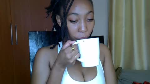 girlie o online show from 02.18.25