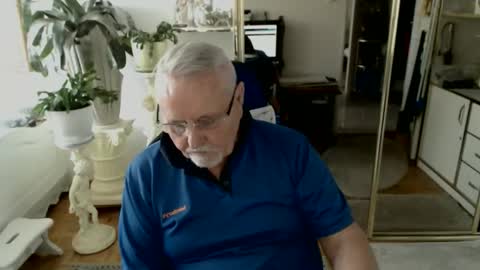 wlodek165 online show from 02.04.25