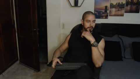 Snapshot of wncmodels chatting on 01.07.25 Magnus Dark independent model online show from 01.07.25