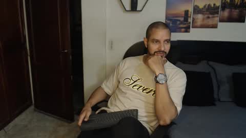 Snapshot of wncmodels chatting on 01.07.25 Magnus Dark independent model online show from 01.07.25