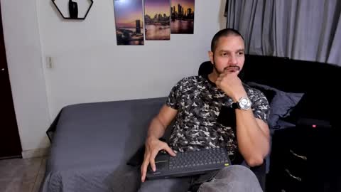 Snapshot of wncmodels chatting on 09.29.25 Magnus Dark independent model online show from 09.29.25