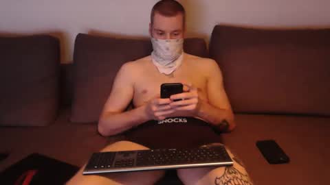 Snapshot of wolf021221 chatting on 04.15.26 wolf021221 online show from 04.15.26
