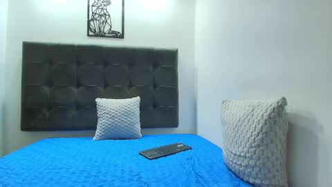 Snapshot of wolfan_sky chatting on 01.28.25 W O L F online show from 01.28.25