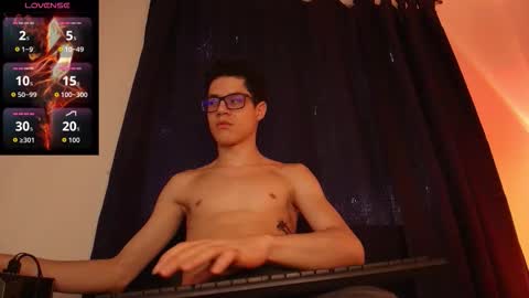 Snapshot of wolfan_sky chatting on 10.17.25 W O L F online show from 10.17.25