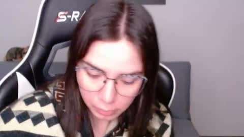 Snapshot of wolfs_daughter chatting on 04.21.26 Alex online show from 04.21.26