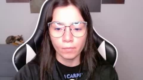 Snapshot of wolfs_daughter chatting on 04.26.26 Alex online show from 04.26.26
