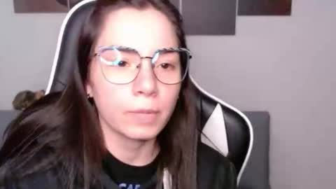 Snapshot of wolfs_daughter chatting on 04.27.26 Alex online show from 04.27.26