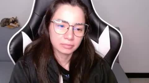 Snapshot of wolfs_daughter chatting on 04.30.26 Alex online show from 04.30.26