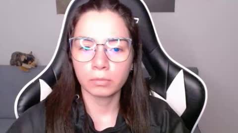 Snapshot of wolfs_daughter chatting on 05.06.26 Alex online show from 05.06.26