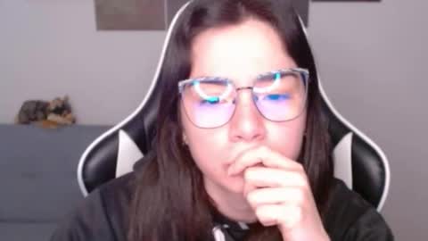 Snapshot of wolfs_daughter chatting on 05.19.26 Alex online show from 05.19.26