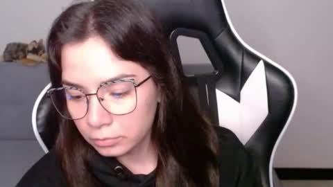Snapshot of wolfs_daughter chatting on 05.21.26 Alex online show from 05.21.26