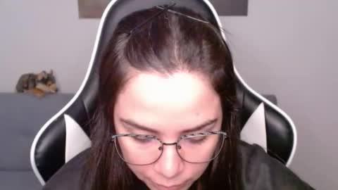 Snapshot of wolfs_daughter chatting on 05.27.26 Alex online show from 05.27.26
