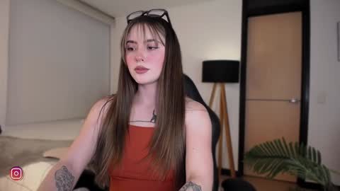 Snapshot of wolfsfoster chatting on 12.21.24 online show from 12.21.24