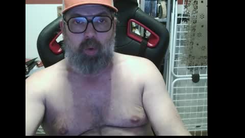 Snapshot of womenizzeer chatting on 12.14.25 Adam online show from 12.14.25