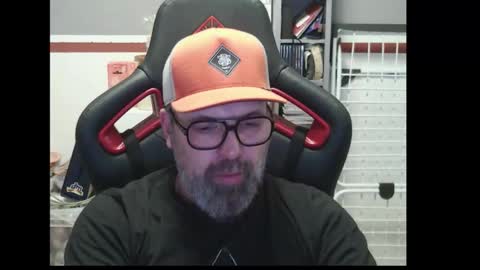 Snapshot of womenizzeer chatting on 01.12.26 Adam online show from 01.12.26