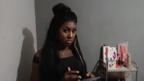SHENIEL RODRIGUEZ online show from 05.12.26